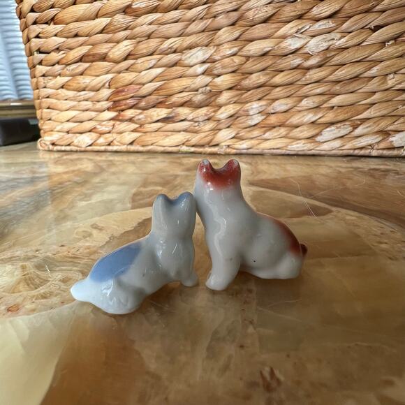 Tiny Porcelain Dog Pair: Vintage - Picture 3 of 6